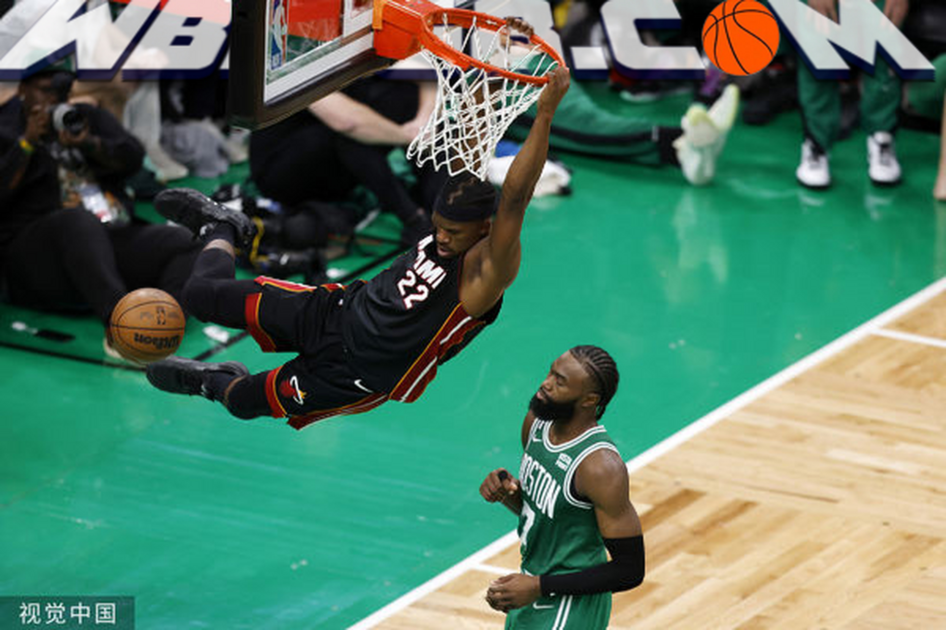NBA东部强弱对垒，凯尔特人擒热火